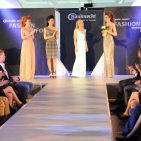 Die Models des Catwalk of Features mit Sonja Kiefer und Karen Webb. Die Models des Catwalk of Features mit Sonja Kiefer und Karen Webb.