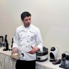 Trainer und Seminarleiter Viktor Eberle voll in seinem Element. Cook & Coffee - Trainer Viktor Eberle
