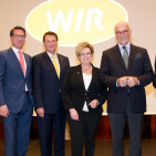 Der neue WIR-Vorstand mit Johannes Schulze (2.v.li.) , Wilhelm Wackerbeck (5.v.li)  und Willy Fischel (re))
