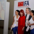Miss IFA gab der Philips-Präsentation von Bernd Laudahn zusätzlichen Glamour. IFA-GPC-Philips