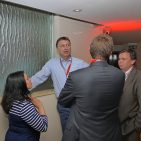 Typisch IFA Global Press Conference: Der individuelle Gedankenaustausch in den Fluren des Kongresshotels. Im Bild: Henrik Köhler, Geschäftsführer TP-Vision. IFA-GPC-Plausch unter Insidern