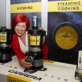 Miss IFA fühlte sich richtig wohl am Stand von Carrera. Miss IFA fühlte sich richtig wohl am Stand von Carrera.