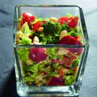 Krups Prep & Cook - Broccolisalat mit Apfel und Paprika, S.40 Krups Prep & Cook - Broccolisalat mit Apfel und Paprika, S.40