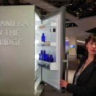 Kühlschrank mit eingebauter Kamera von Siemens. Zu sehen in Halle 1.1. P1000049
