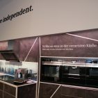 Willkommen in der vernetzten Welt von Siemens. Halle 1.1. P1000052