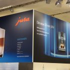 Ein Blick auf den Jura-Stand in Halle 2.1. P1000084