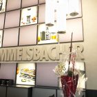 Herrlich hell und einladend präsentiert sich das neu gestaltete Foyer. Rommelsbacher - Foyer