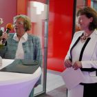 Susanne Bauer, geb. Rommelsbacher (li.), Mutter von Sigrid Klenk, hat jahrelang an der Seite ihres Mannes Wilfried den Erfolg des Familienunternehmens mitgeprägt. Rommelsbacher - Susanne Bauer