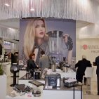 Trug entscheidend zum Kleingeräte-Flair der Ambiente bei: Der große Auftritt von Rommelsbacher. Trug entscheidend zum Kleingeräte-Flair der Ambiente bei: Der große Auftritt von Rommelsbacher.
