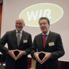 Sind sich einig - die beiden Willys - W. Wackerbeckk (li) und W. Fischel