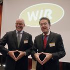 Sind sich einig - die beiden Willys - W. Wackerbeckk (li) und W. Fischel Sind sich einig - die beiden Willys - W. Wackerbeckk (li) und W. Fischel