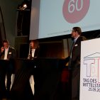 „Nur messbarer Erfolg ist Erfolg“ Dieser Aussage stimmten zu (v.l.): Peter Werner, SABU Schuh-Verbund, Elisabeth Kraemer, Chefredakteurin markt intern Schuh Fachhandel und Georg Rakutt, Gras Corporate Marketing. TdM - 02