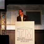 Mit seinem Bühnenprogramm „Zufällig erfolgreich“ sorgte der Kabarettist Vince Ebert für einen vergnüglichen Tagesausklang. TdM - 10