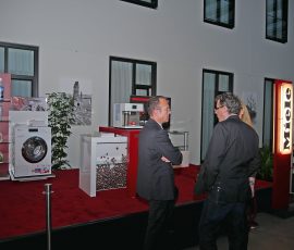 Wir Förderer Miele zeigte IFA-Neuheiten wie zum Beispiel die neue Kaffeevollautomatenreihe CM7. Ferner stand das Thema Waschen im Fokus. WIR_2015 - 11