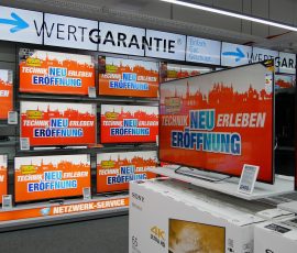 Eine Beleuchtungsumgebung von 6500 Kelvin, d.h. unter Lichtverhältnissen, die in der Regel dem heimischen Umfeld entsprechen, ermöglichen einen optimalen 1:1-Vergleich von TV-Geräten. expert_schwerin - 02