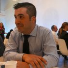 Özcan Karado?an, GF Vestel Germany, erläutert der infoboard.de Redaktion die Zusammenarbeit zwischen Vestel und der Marke Telefunken. Für diese produziert und vermarktet Vestel Groß- wie auch Kleingeräte. ifa-2015-40