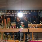 Noch ein letzter Blick auf die Frisur bevor es auf den Grundig Catwalk geht. ifa-2015-45