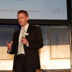 Michael Hofer, Geschäftsführer der Verbundgruppe ElectronicPartner Austria, vermittelte in einem leidenschaftlichen Vortrag die Vorteile eines Virtual Shelf, mit dem die EP: Mitglieder ihren Kunden über 15.000 Artikel zusätzlich anbieten können. Michael Hofer, Geschäftsführer der Verbundgruppe ElectronicPartner Austria, vermittelte in einem leidenschaftlichen Vortrag die Vorteile eines Virtual Shelf, mit dem die EP: Mitglieder ihren Kunden über 15.000 Artikel zusätzlich anbieten können.