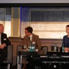 Über die (juristischen) Fallstricke von Kundenbewertungen sprachen unter der Moderation von Dr. Gregor Kuntze-Kaufhold (markt intern) Dr. Viola Huber, Geschäftsführerin „Wirtschaft im Wettbewerb“ und Dr. Carsten Föhlisch, Executive Director von Trusted Shops. Über die (juristischen) Fallstricke von Kundenbewertungen sprachen unter der Moderation von Dr. Gregor Kuntze-Kaufhold (markt intern) Dr. Viola Huber, Geschäftsführerin „Wirtschaft im Wettbewerb“ und Dr. Carsten Föhlisch, Executive Director von Trusted Shops.