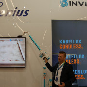 Ein leistungsfähiger Akkusauger mit ungewöhnlich viel Zubehör war auf der Ambiente zu sehen: Der InvictusX7 von Genius.