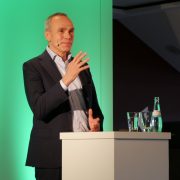 Klaus Lahrmann, seit Ende November 2017 als Einkaufschef bei Medimax an Bord, stellte sich und seine Konzeptideen vor. Klaus Lahrmann, seit Ende November 2017 als Einkaufschef bei Medimax an Bord, stellte sich und seine Konzeptideen vor.