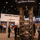 Mit Vacuvita greift Hamilton Beach den Trend Sous Vide Kochen auf.