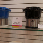 Kalorik aus Belgien zeigte einen elektrischen Dampfkochtopf aus Keramik.