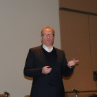 Udo Jansen, Global Director Small Appliances bei der GfK in Nürnberg, anlässlich seines Vortrages zum weltweiten Kleingerätegeschehen in Chicago: „Nahezu in allen Ländern auf der Welt setzt sich das positive und dynamische Wachstum bei Kleingeräten fort.“