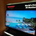 Der erste 8k Fernseher von Sharp. Der erste 8k Fernseher von Sharp.
