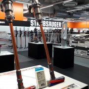 Themenschwerpunkt in der 1. Etage: Bodenpflege. Themenschwerpunkt in der 1. Etage: Bodenpflege.