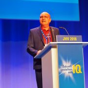 telering Geschäftsführer Franz Schnur gab einen umfassenden (Branchen-) Bericht zu den Jahren 2017 und 2016. telering Geschäftsführer Franz Schnur gab einen umfassenden (Branchen-) Bericht zu den Jahren 2017 und 2016.