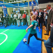 Hoffnungsvoller telering-Nachwuchs forderte Andy Brehme heraus. Nur hauchdünn musste er sich dem Altmeister geschlagen geben.