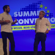 TV-Koch Steffen Henssler mit Ex-SEB-Marketing „Guru“ Udo van Bergen. TV-Koch Steffen Henssler mit Ex-SEB-Marketing „Guru“ Udo van Bergen.