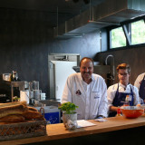 Star- und TV-Koch Johann Lafer versorgte die Gäste mit Spezialitäten aus seiner Küche. Star- und TV-Koch Johann Lafer versorgte die Gäste mit Spezialitäten aus seiner Küche.
