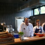 Star- und TV-Koch Johann Lafer versorgte die Gäste mit Spezialitäten aus seiner Küche. Star- und TV-Koch Johann Lafer versorgte die Gäste mit Spezialitäten aus seiner Küche.