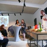 Reiner Neidhart (r.), Neidharts Küche Karben/Frankfurt, informierte über die Vorzüge der SlicedKitchen. Reiner Neidhart (r.), Neidharts Küche Karben/Frankfurt, informierte über die Vorzüge der SlicedKitchen.