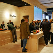 Bei Bora kam echtes Messe-Feeling auf. Bei Bora kam echtes Messe-Feeling auf.