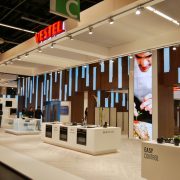Großer Stand, wenig Besucher bei Vestel am Montagmittag. Großer Stand, wenig Besucher bei Vestel am Montagmittag.